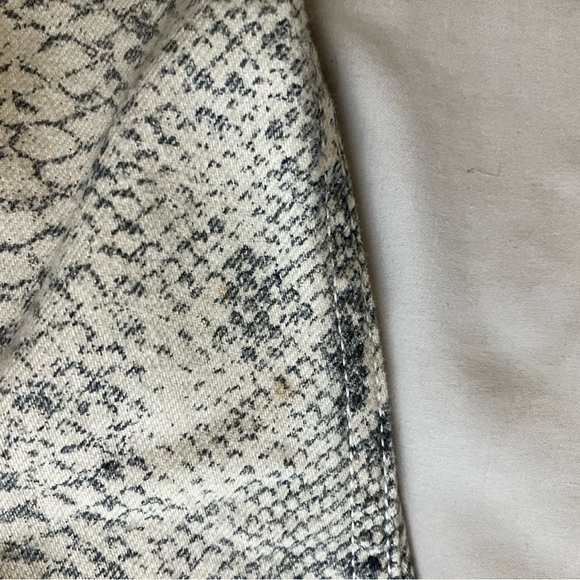 Zara Jeans Snake Print High Waist Straight Raw Hem Cream Black - Picture 9 of 9